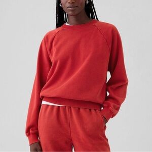 Gap Sweats Crewneck Sweatshirt with Raglan Sleeves in Red